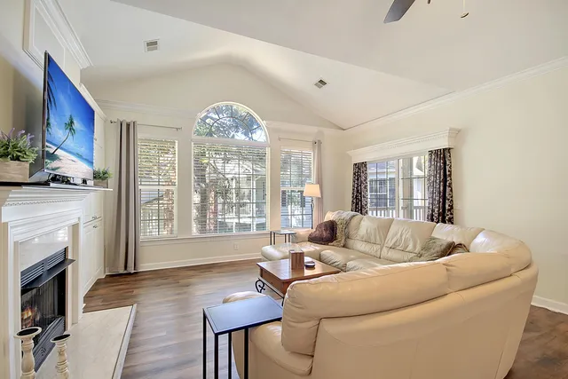 $2,000 | 148 Golfview Lane, Summerville, SC 29485