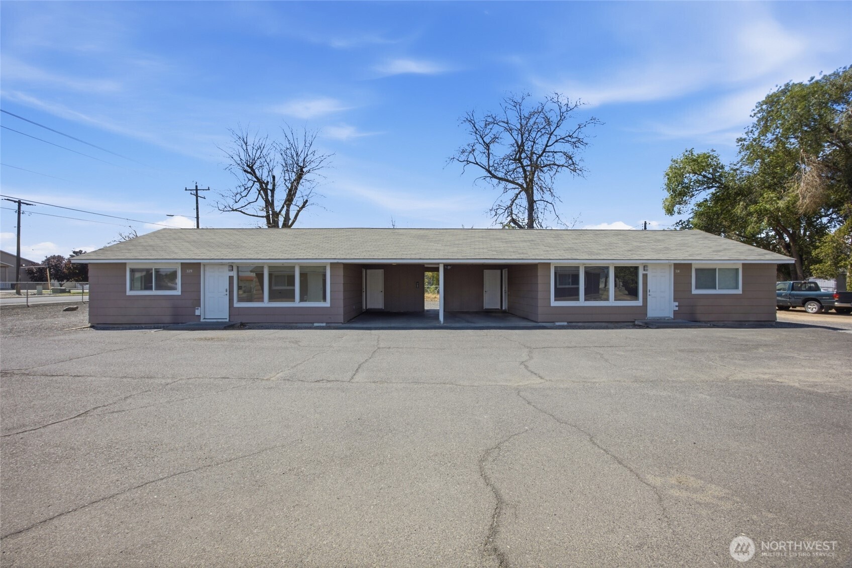 329 South Gibby Road Moses Lake, WA 98837 - Photo 2 of 37