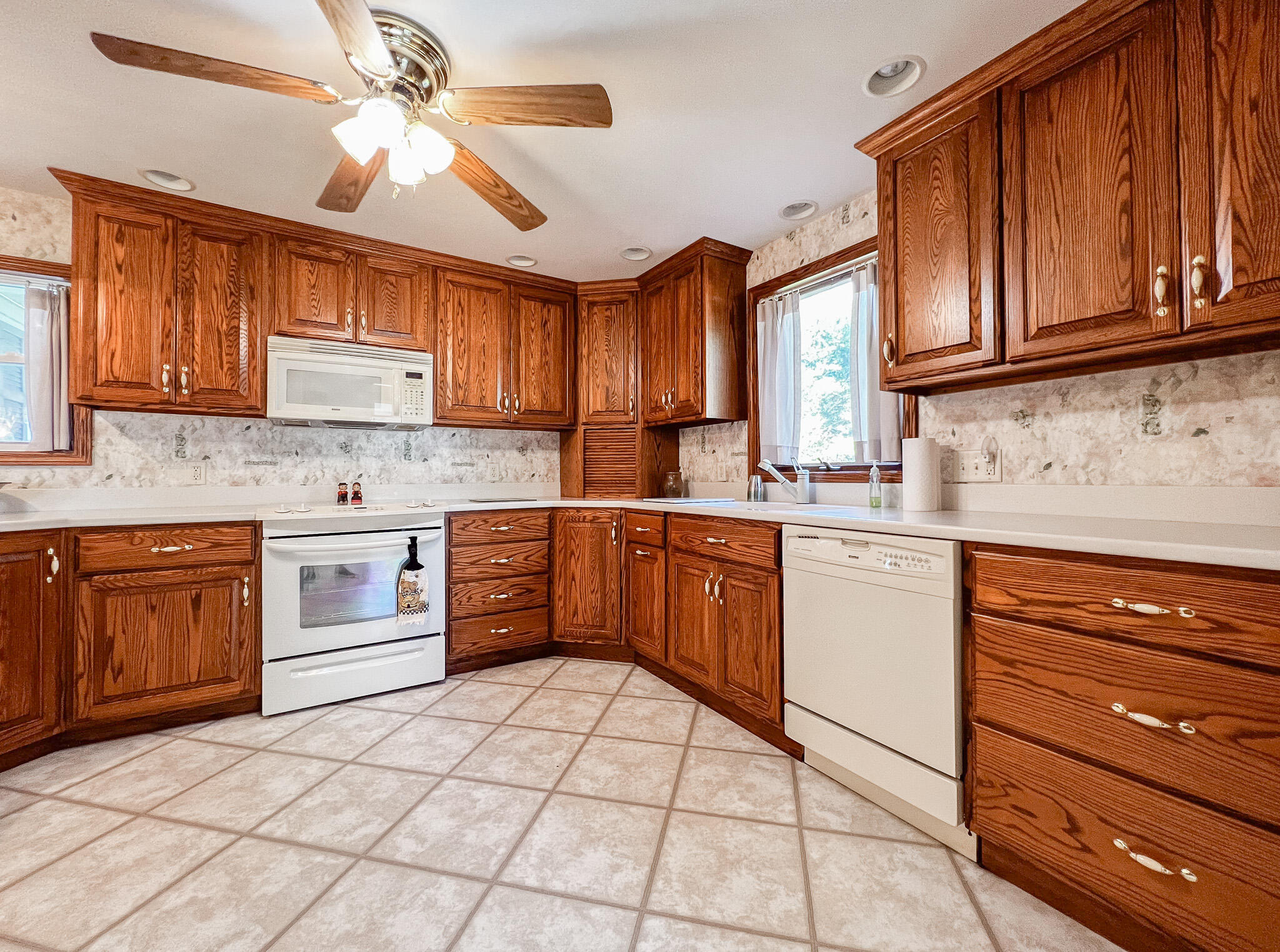 60379 Dailey Road Cassopolis, MI 49031 - Photo 11 of 33 IMG_2742