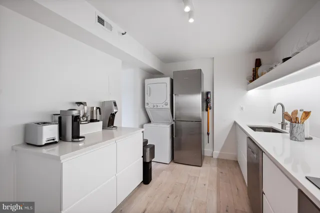 $644,900 | 1600 North Oak Street, Unit 517, Arlington, VA 22209