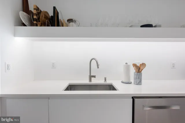 $644,900 | 1600 North Oak Street, Unit 517, Arlington, VA 22209