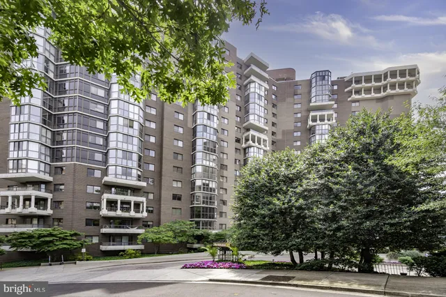$644,900 | 1600 North Oak Street, Unit 517, Arlington, VA 22209
