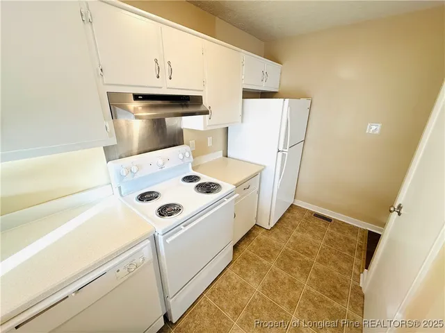 $1,600 | 824 Danish Drive, Fayetteville, NC 28303