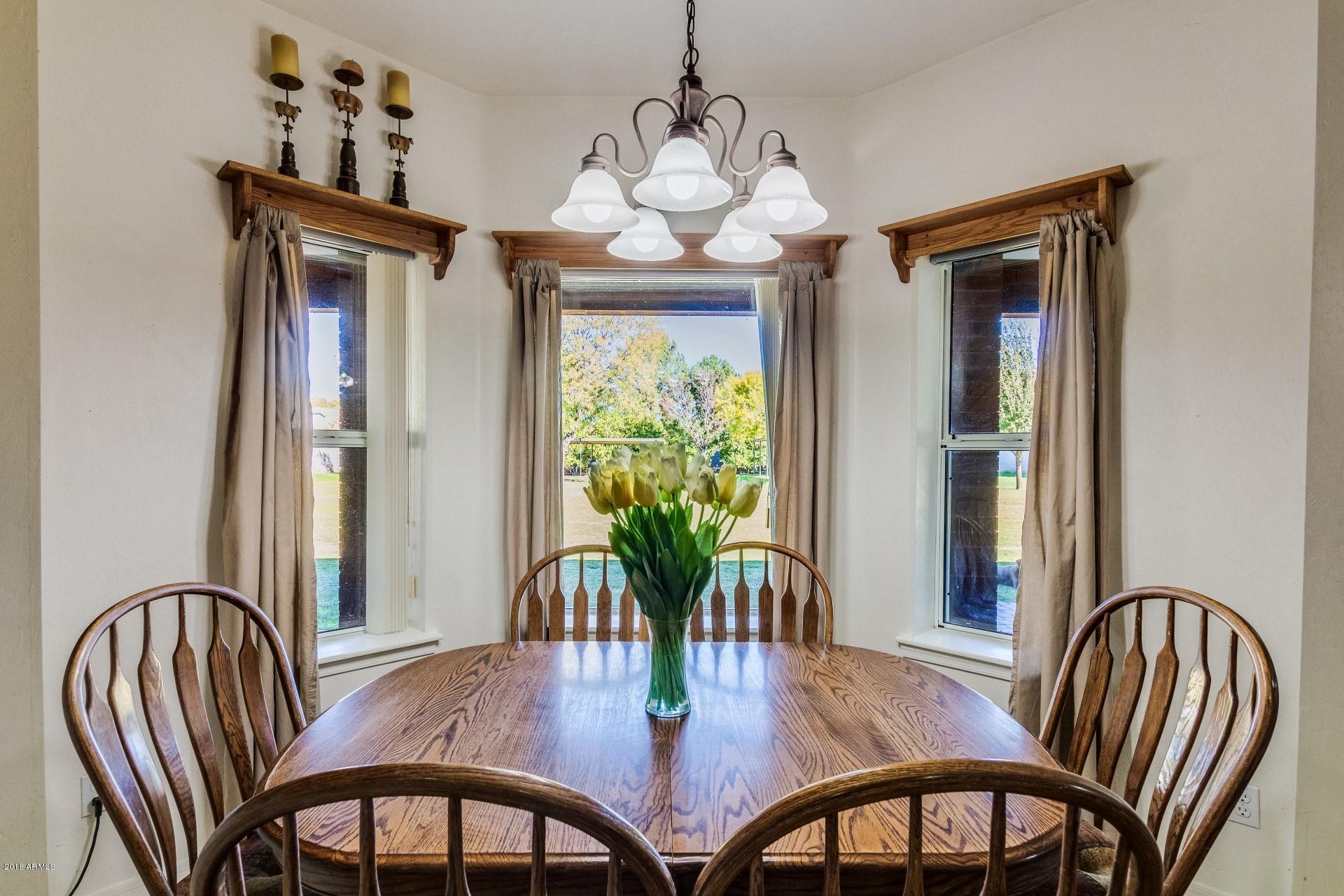 16322 East Fairview Street Gilbert, AZ 85295 - Photo 27 of 68 Dining