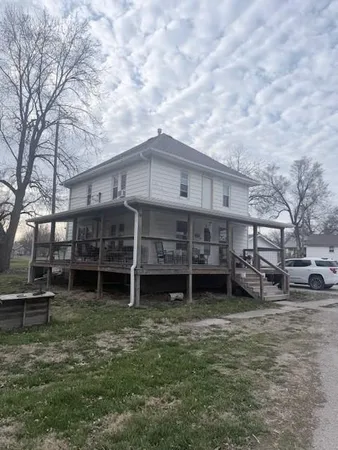 206 North 8th Street, Savannah, MO 64485