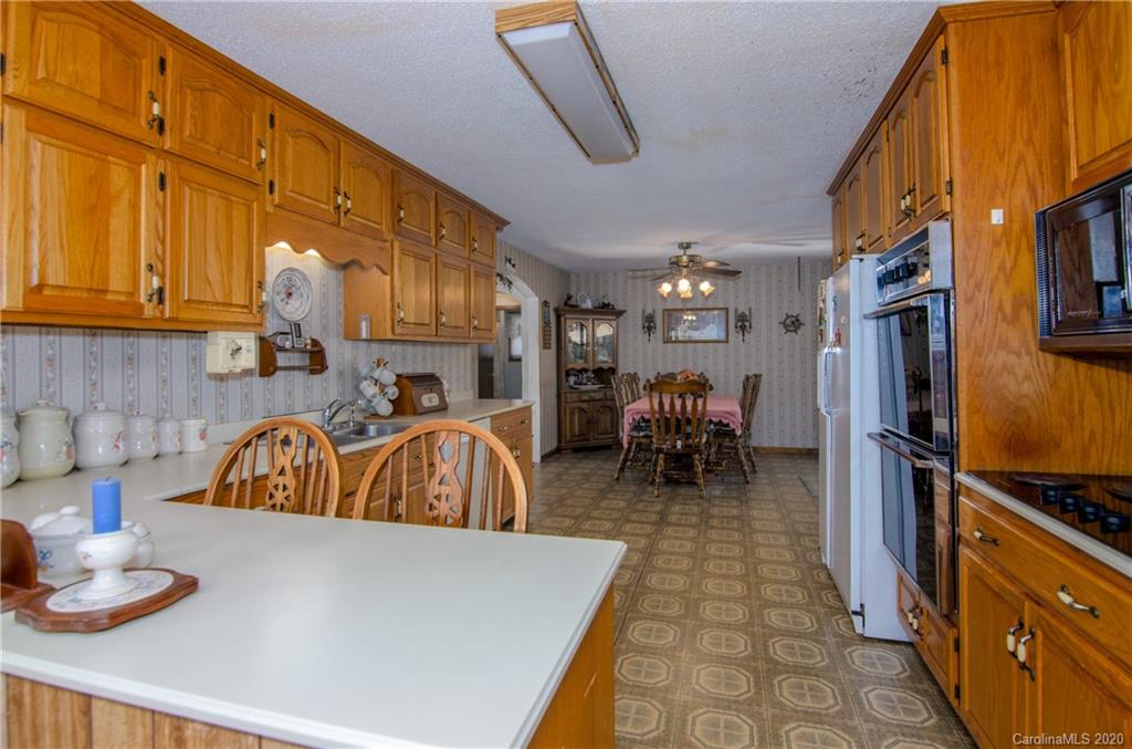 11 Brooks Road Brevard, NC 28712 - Photo 8 of 19 Gallery Image 8
