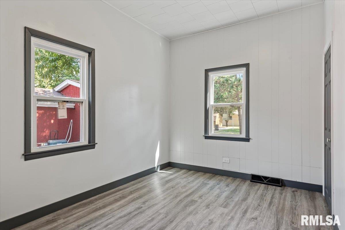 519 South Pine Street Nokomis, IL 62075 - Photo 16 of 40