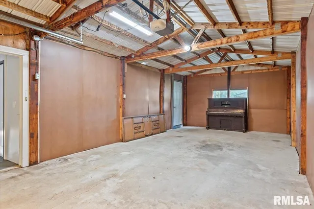 $129,000 | 519 South Pine Street, Nokomis, IL 62075