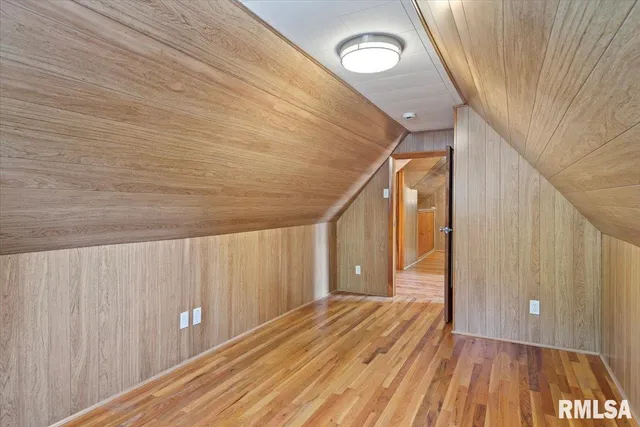 $129,000 | 519 South Pine Street, Nokomis, IL 62075