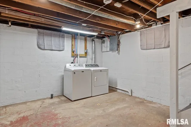 $129,000 | 519 South Pine Street, Nokomis, IL 62075