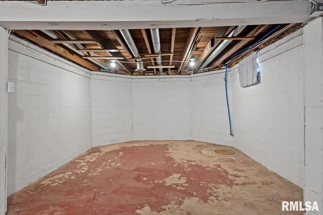 $129,000 | 519 South Pine Street, Nokomis, IL 62075