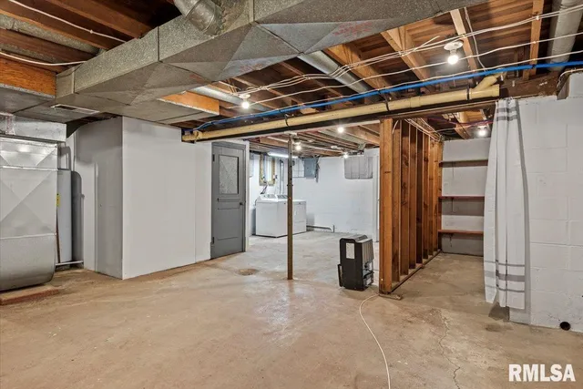 $129,000 | 519 South Pine Street, Nokomis, IL 62075