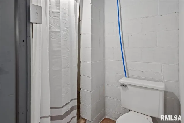 $129,000 | 519 South Pine Street, Nokomis, IL 62075