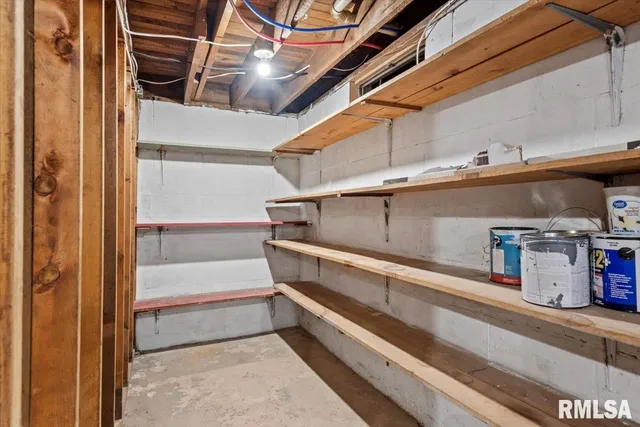 $129,000 | 519 South Pine Street, Nokomis, IL 62075