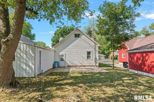 $129,000 | 519 South Pine Street, Nokomis, IL 62075