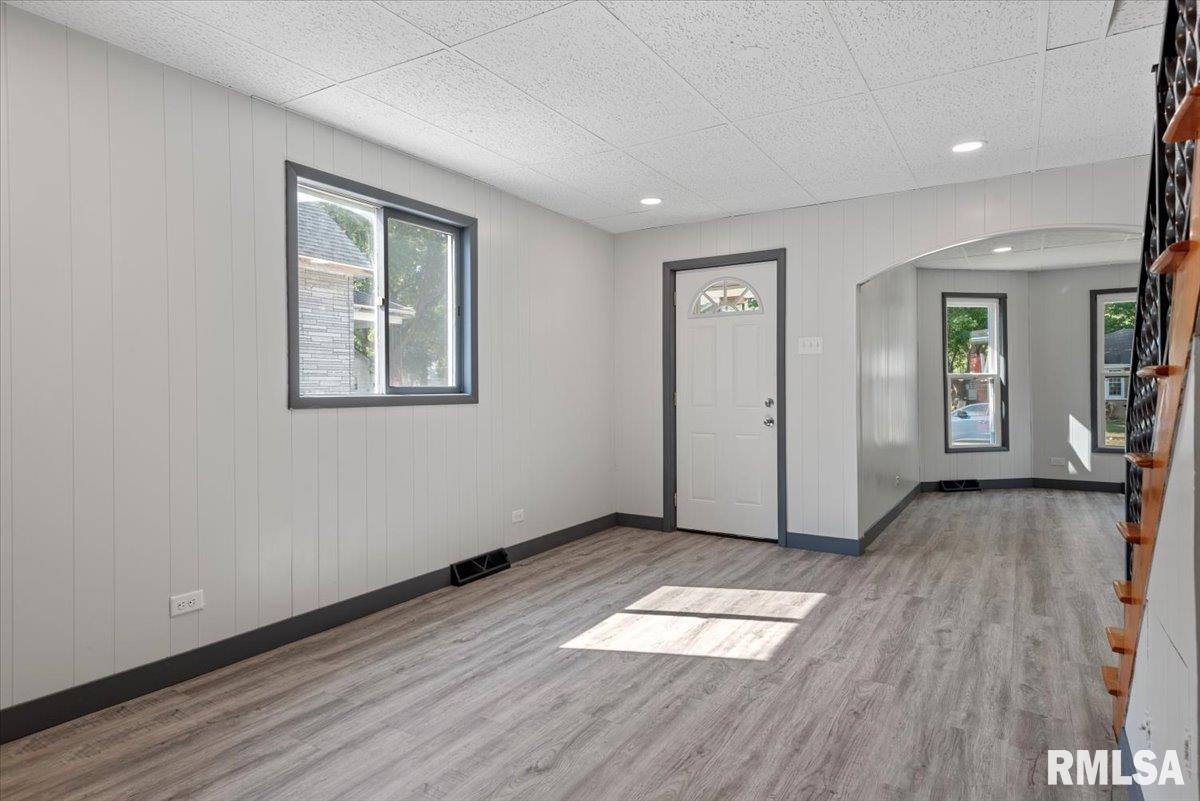 519 South Pine Street Nokomis, IL 62075 - Photo 6 of 40