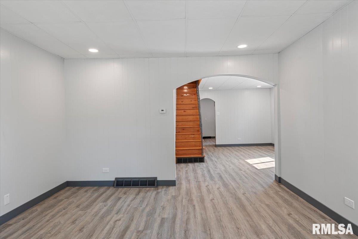 519 South Pine Street Nokomis, IL 62075 - Photo 9 of 40