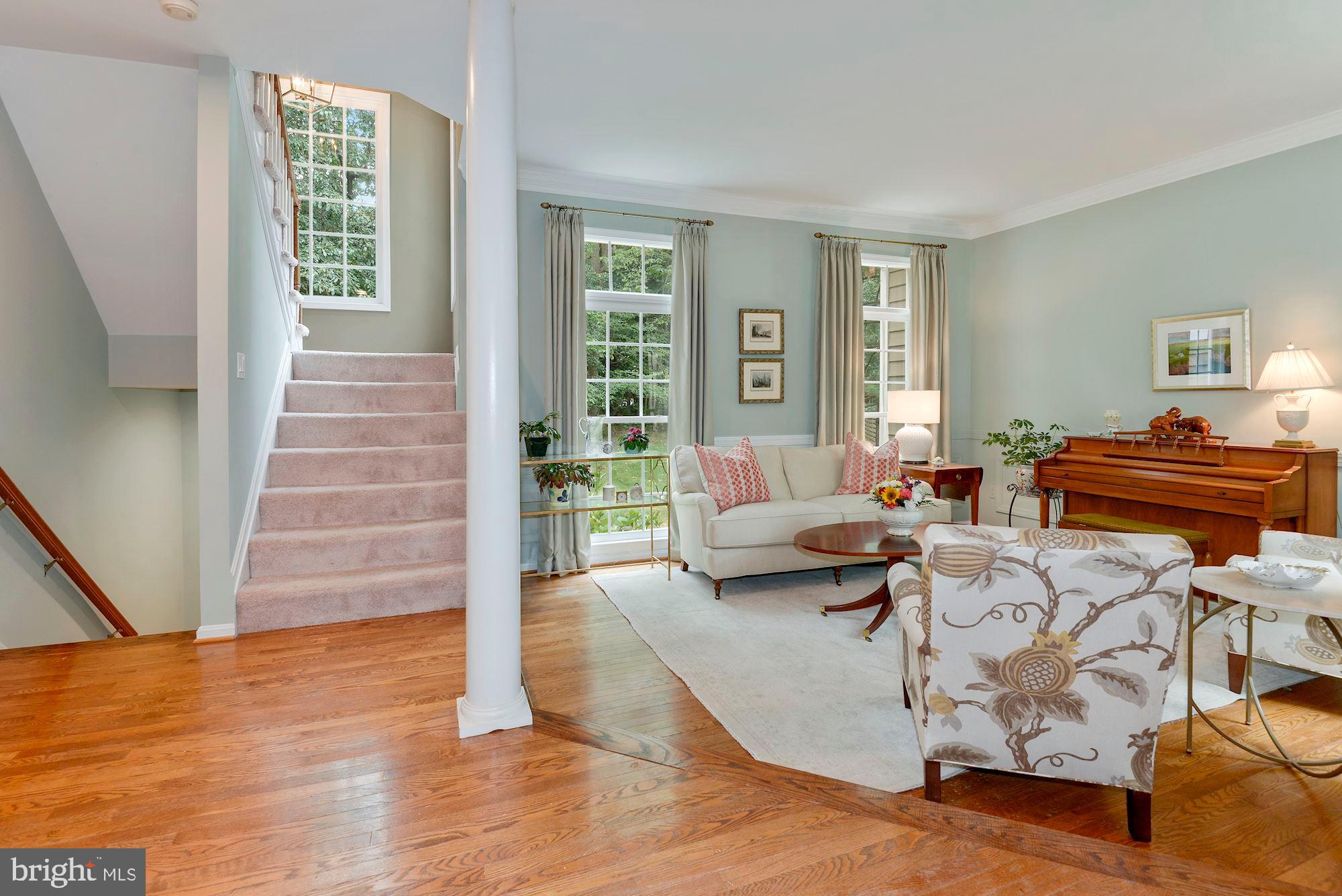11417 Hollow Timber Way Reston, VA 20194 - Photo 3 of 40 Living Room