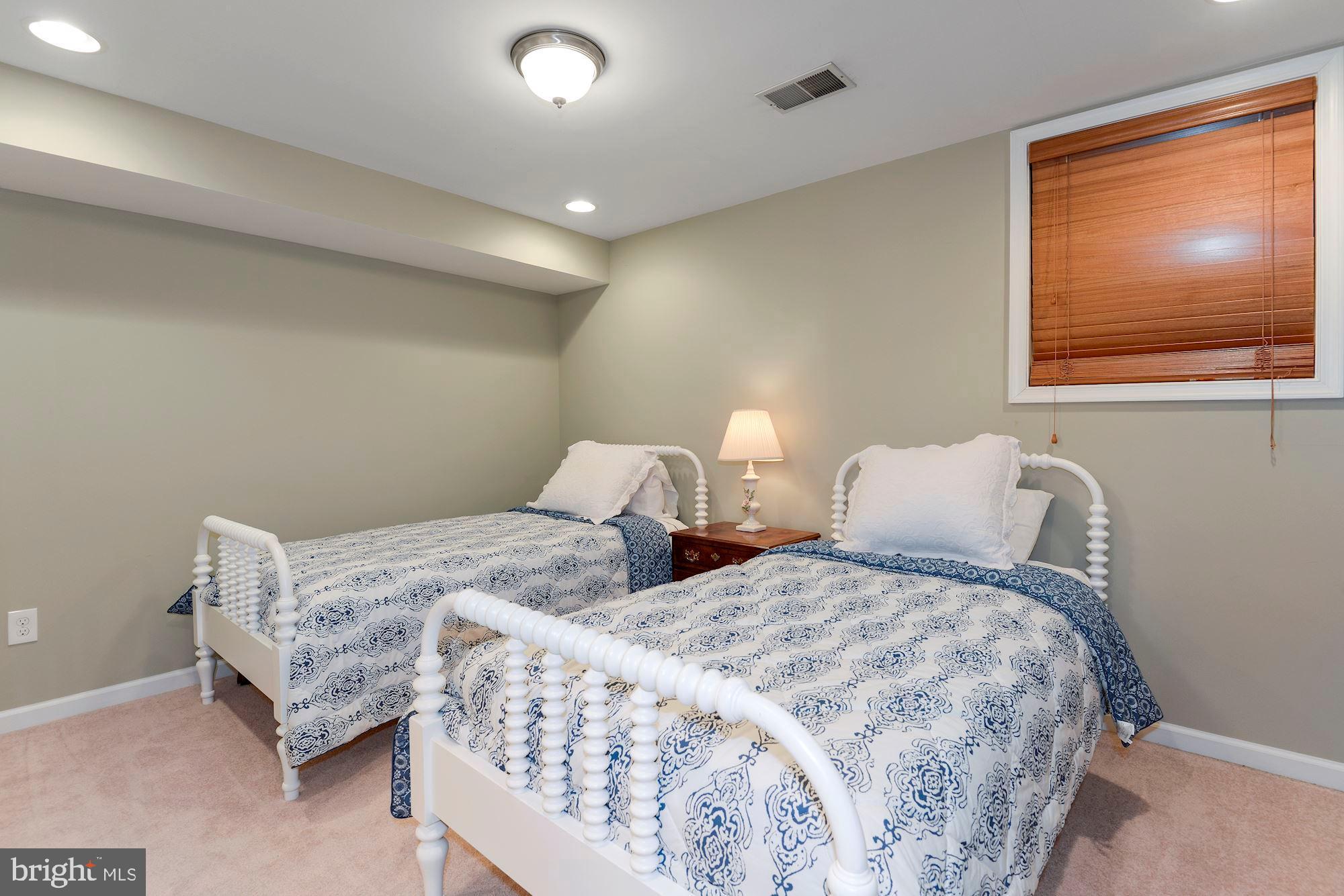 11417 Hollow Timber Way Reston, VA 20194 - Photo 26 of 40 LL Den ideal as a Home Office/ Workout Room.