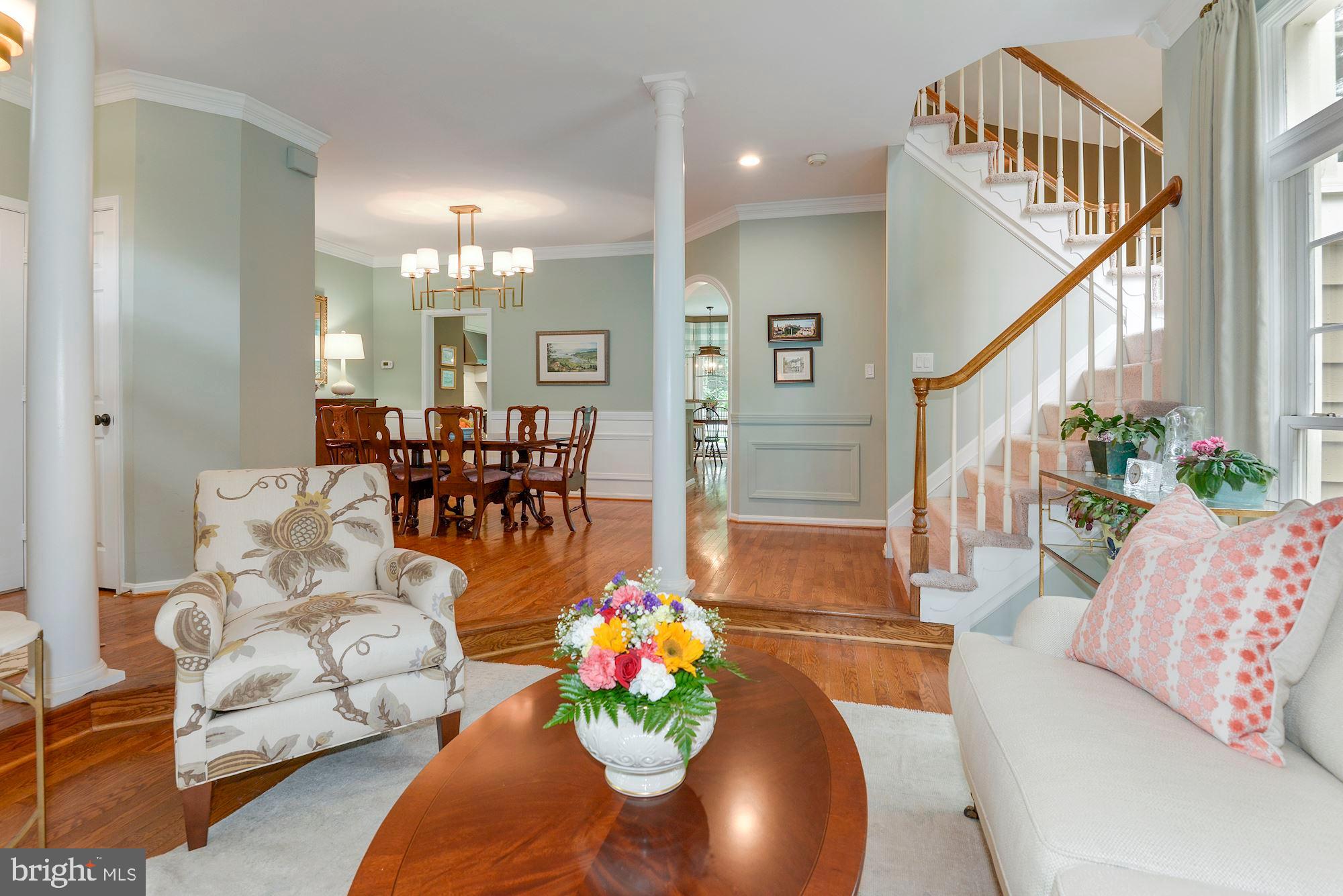 11417 Hollow Timber Way Reston, VA 20194 - Photo 4 of 40 Living Room