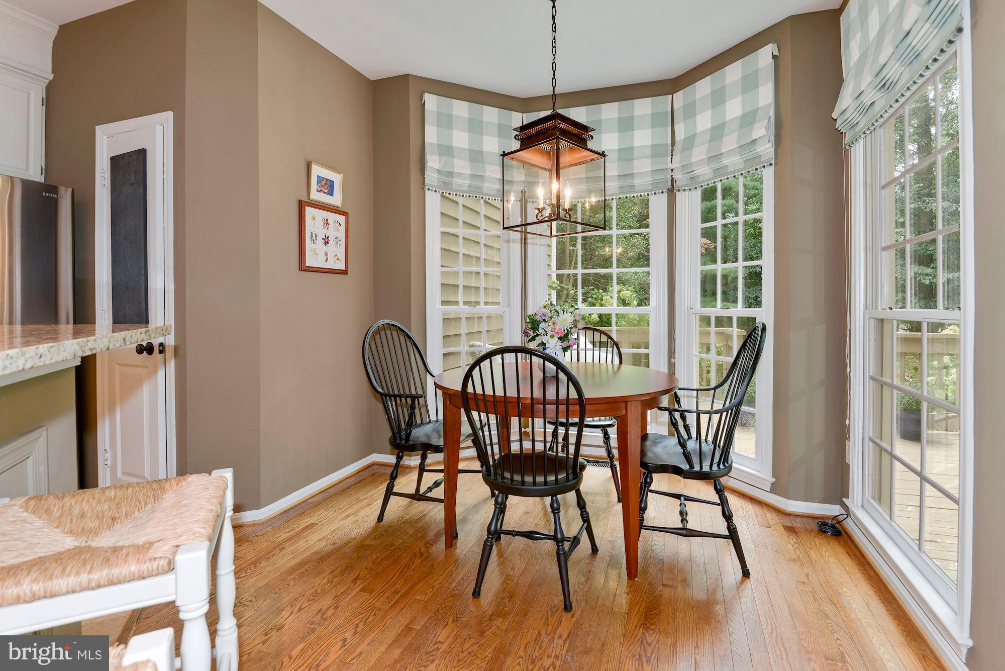 11417 Hollow Timber Way Reston, VA 20194 - Photo 10 of 40 Breakfast Nook w/ Bay Window