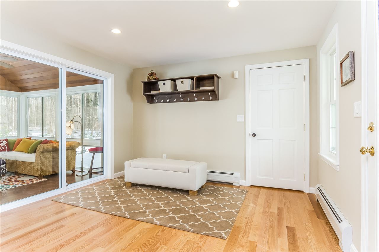 26 Albin Road Bow, NH 03304 - Photo 5 of 38