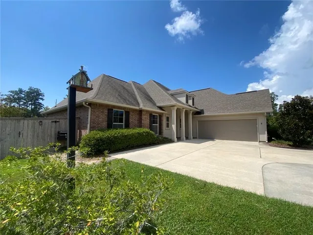 $419,900 | 609 English Oak Drive, Madisonville, LA 70447