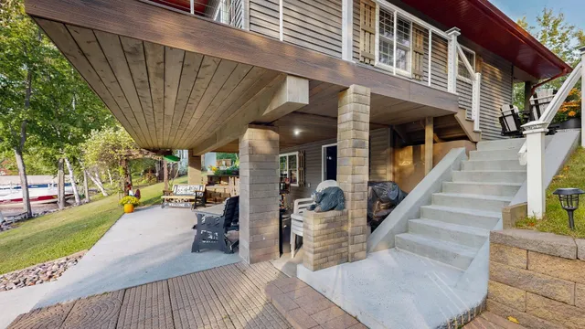 $689,900 | 27320 256th Street, Holcombe, WI 54745