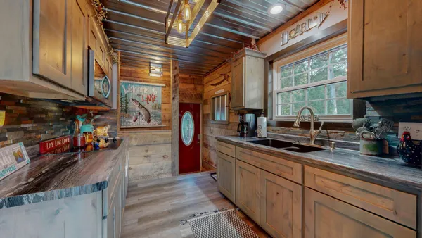 $639,900 | 27320 256th Street, Holcombe, WI 54745