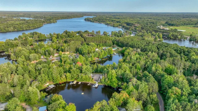 $689,900 | 27320 256th Street, Holcombe, WI 54745