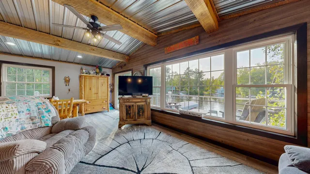 $689,900 | 27320 256th Street, Holcombe, WI 54745