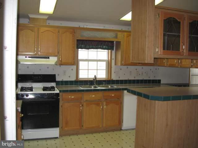 349 Radio Road Elizabethtown, PA 17022 - Photo 2 of 10 Gallery Image 2