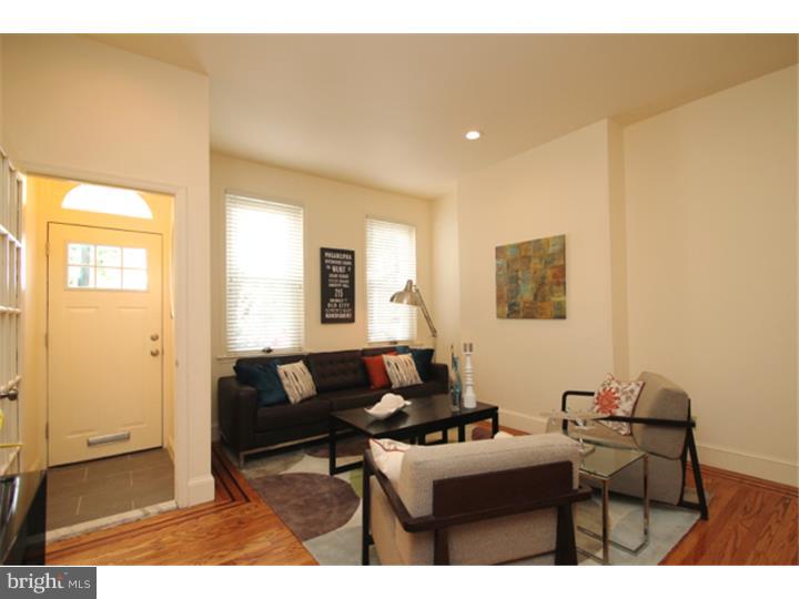 1311 South 11th Street Philadelphia, PA 19147 - Photo 2 of 25 Living Room