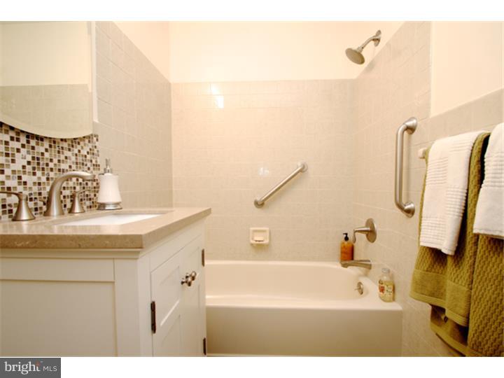 1311 South 11th Street Philadelphia, PA 19147 - Photo 16 of 25 Bathroom