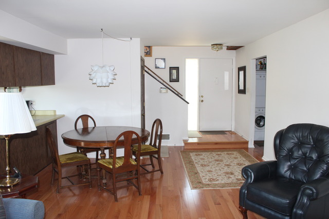 736 Chandler Road Gurnee, IL 60031 - Photo 3 of 17