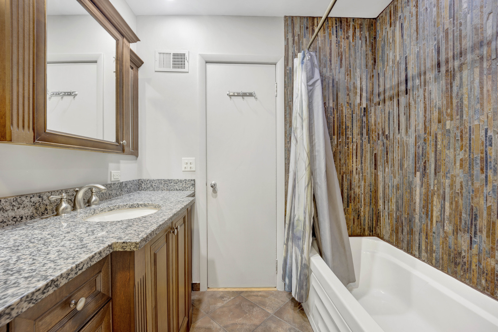 739 Highview Avenue Addison, IL 60101 - Photo 26 of 34