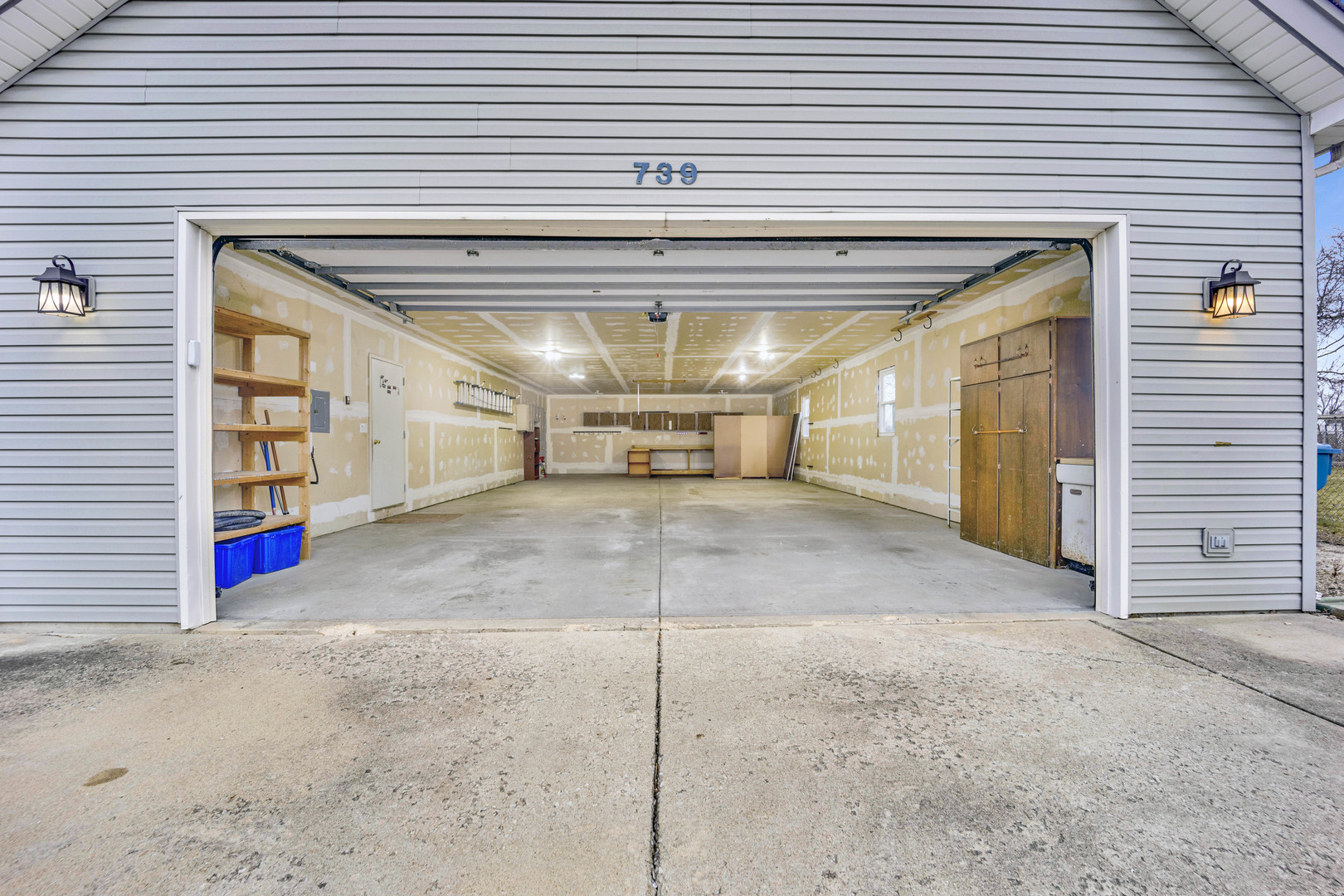 739 Highview Avenue Addison, IL 60101 - Photo 3 of 34