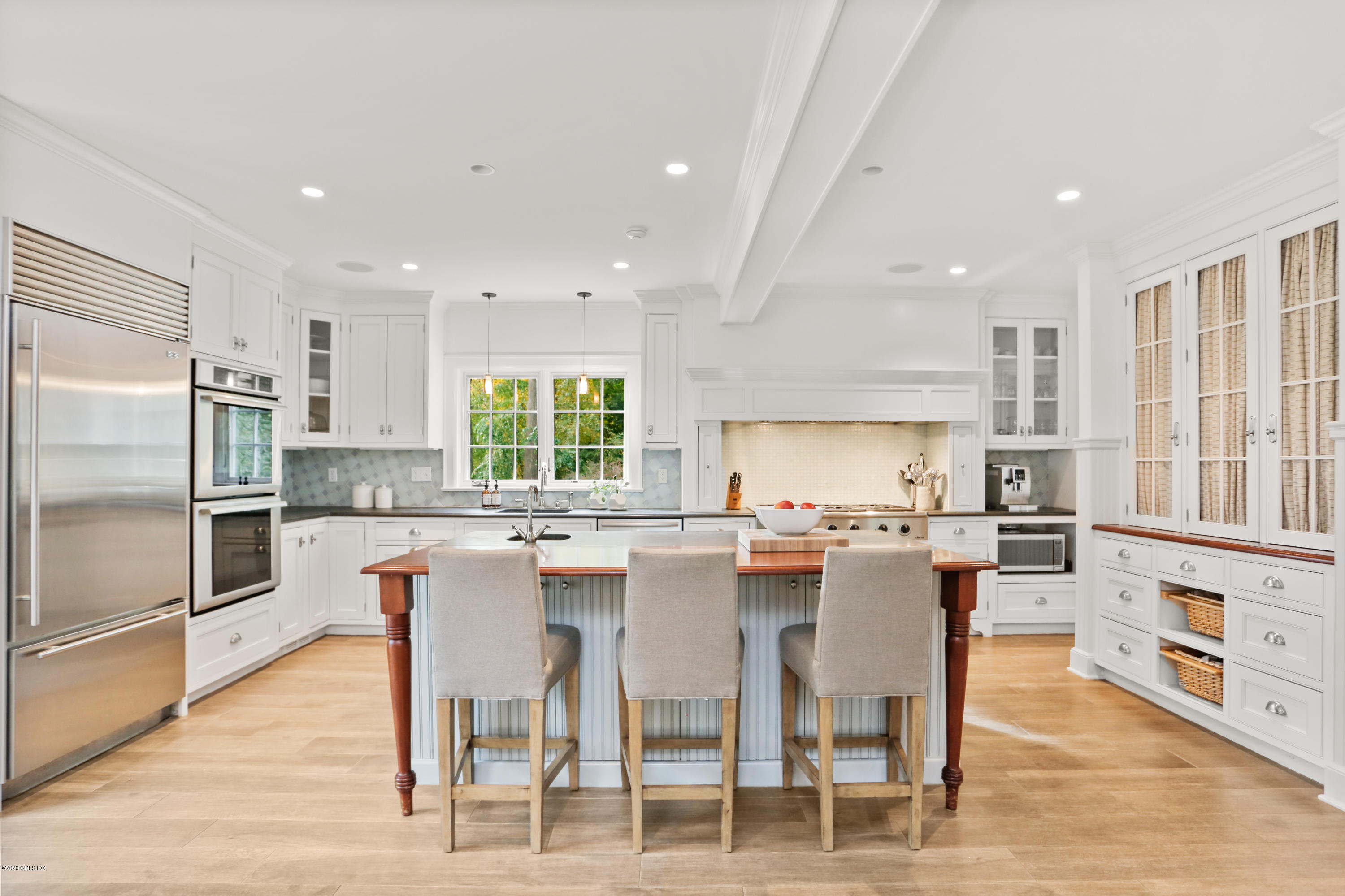 43 Meadow Road Riverside, CT 06878 - Photo 11 of 37 43 Meadow Rd Riverside CT-print-019-018-