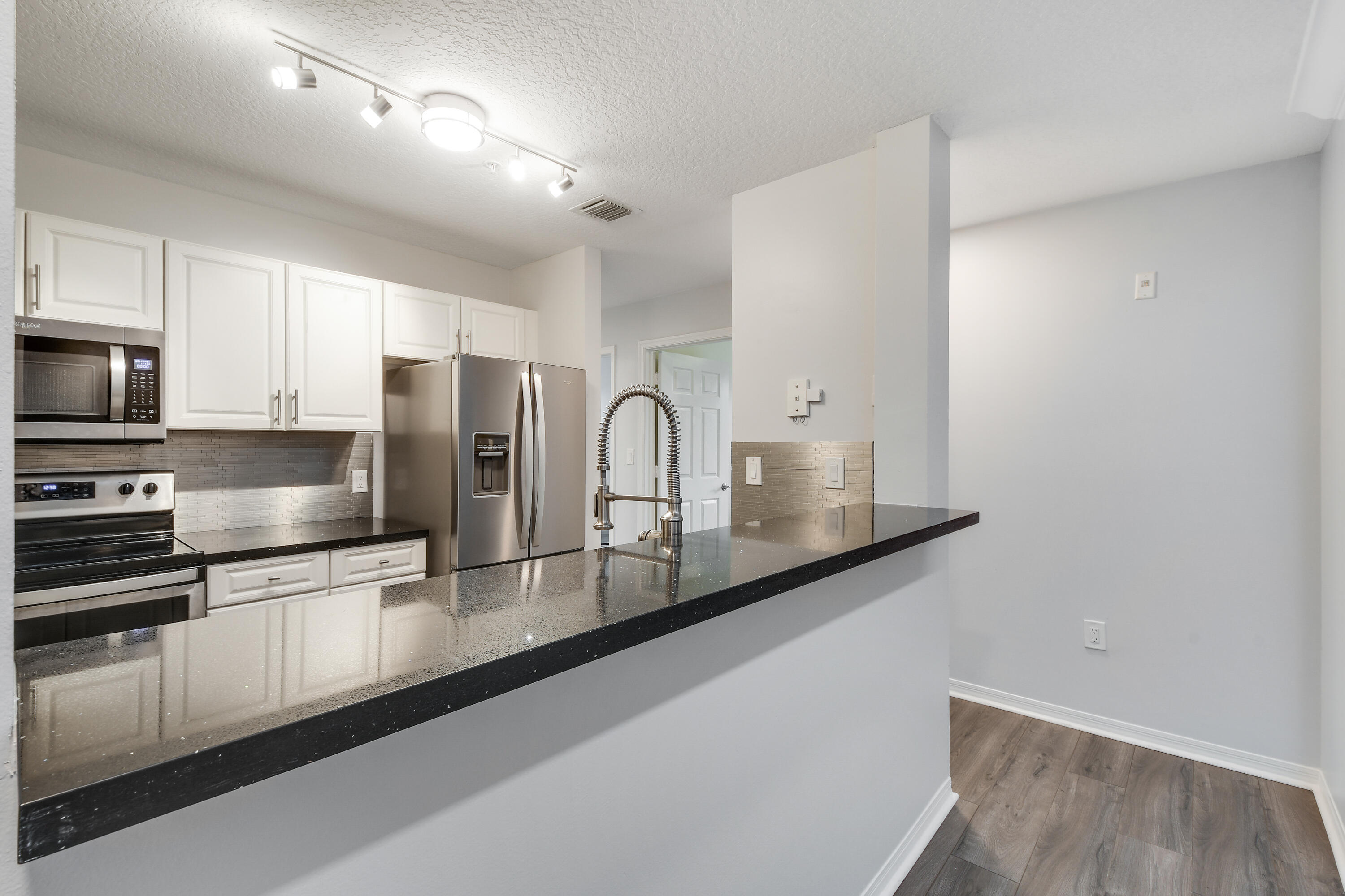 1155 Main Street, Unit 214 Jupiter, FL 33458 - Photo 6 of 40 DSC_3118