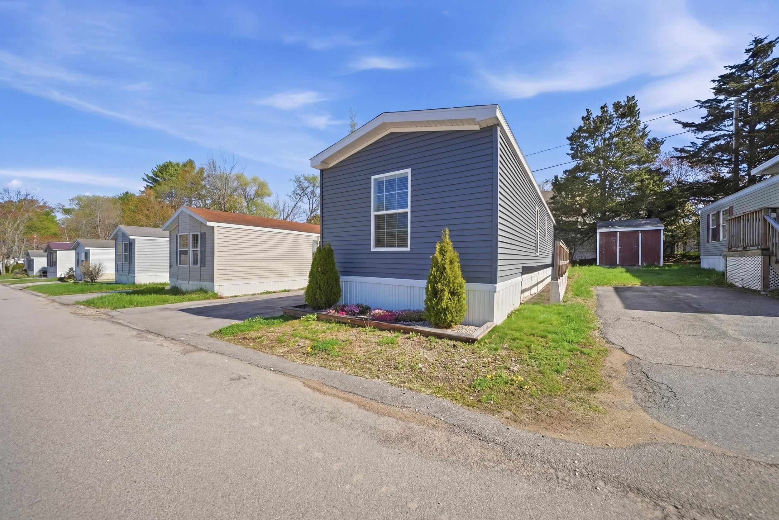 20 Amherst Road Newmarket, NH 03857 - Photo 2 of 19