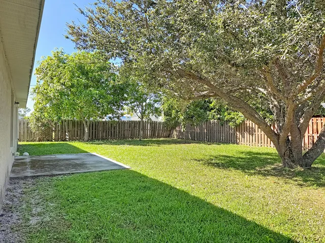 $385,000 | 1037 Southwest Paar Drive, Port St. Lucie, FL 34953