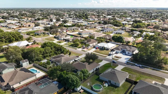 $385,000 | 1037 Southwest Paar Drive, Port St. Lucie, FL 34953