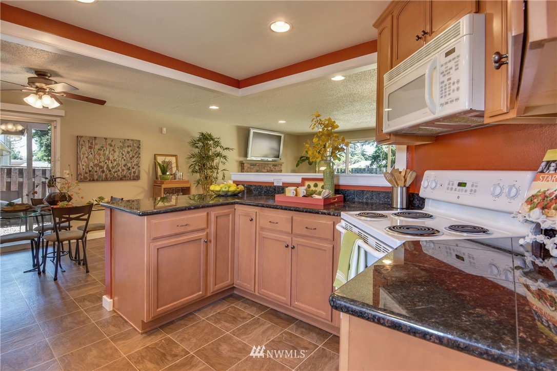 12722 Southeast 167th Place Renton, WA 98058 - Photo 3 of 24 Gallery Image 3
