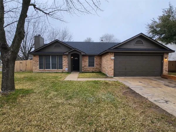 $1,950 | 201 Quail Circle, Hutto, TX 78634