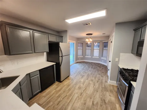 $1,950 | 201 Quail Circle, Hutto, TX 78634