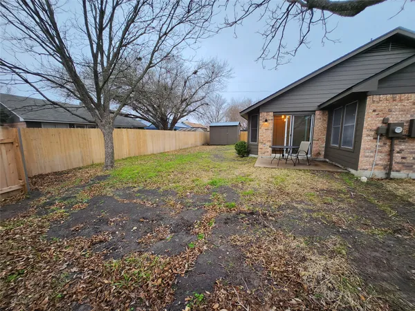 $1,950 | 201 Quail Circle, Hutto, TX 78634