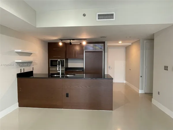 $3,600 | 475 Brickell Avenue, Unit 414, Miami, FL 33131