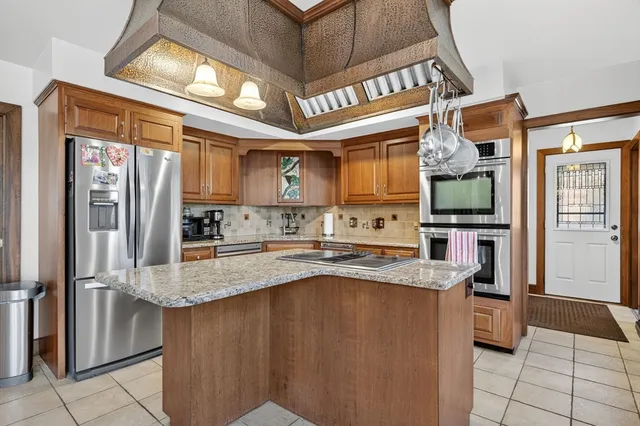 $1,595,000 | 105 Rock O'Dundee Road, Dartmouth, MA 02748