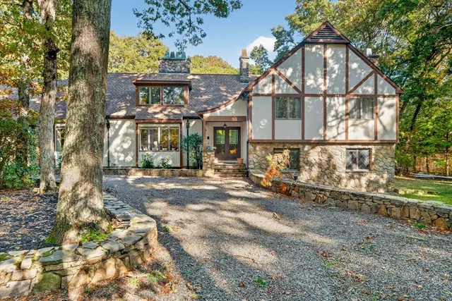 $1,595,000 | 105 Rock O'Dundee Road, Dartmouth, MA 02748