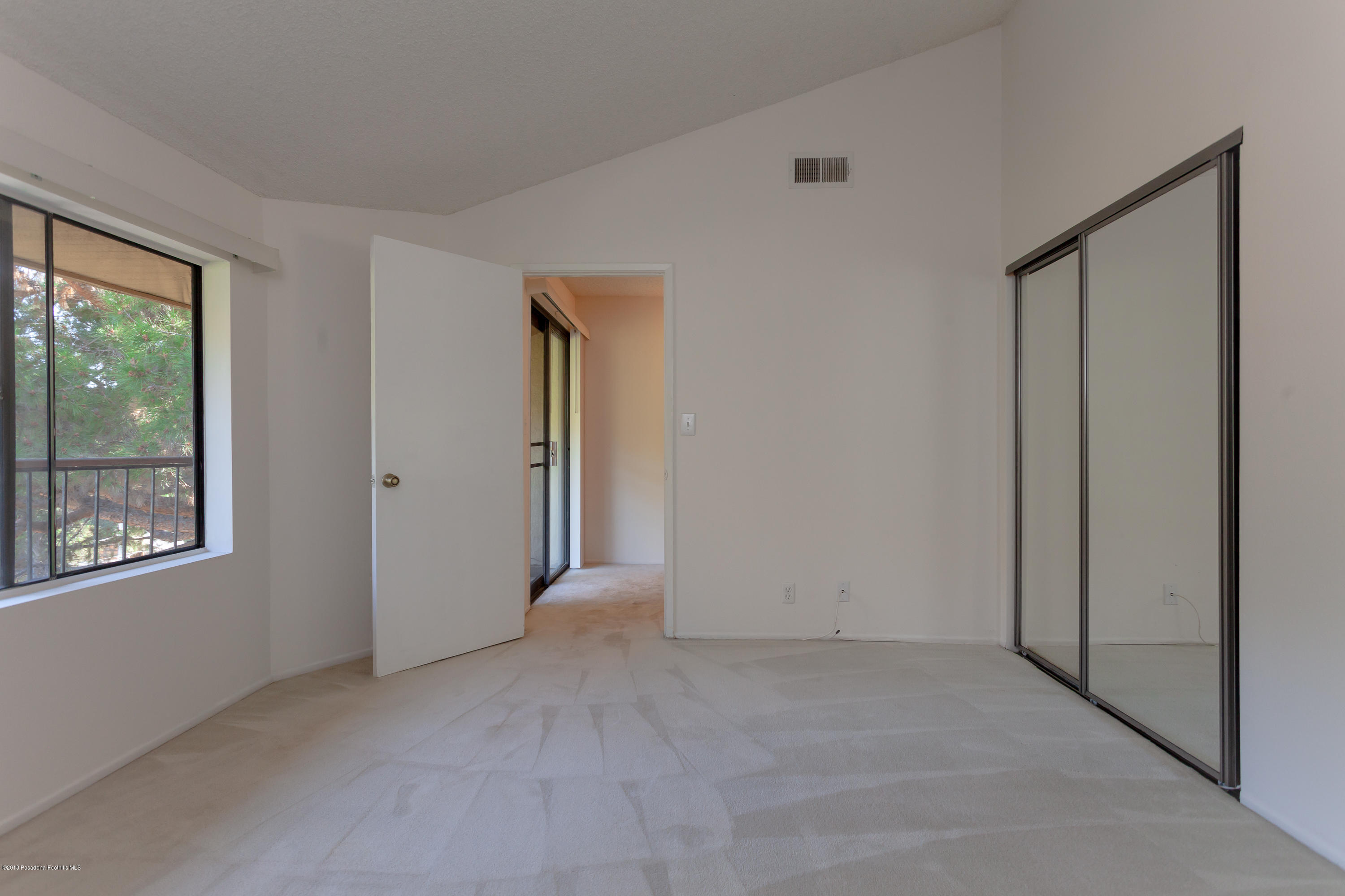 1881 Alpha Road, Unit 2 Glendale, CA 91208 - Photo 11 of 21 1881 Alpha Rd, Glendale-9
